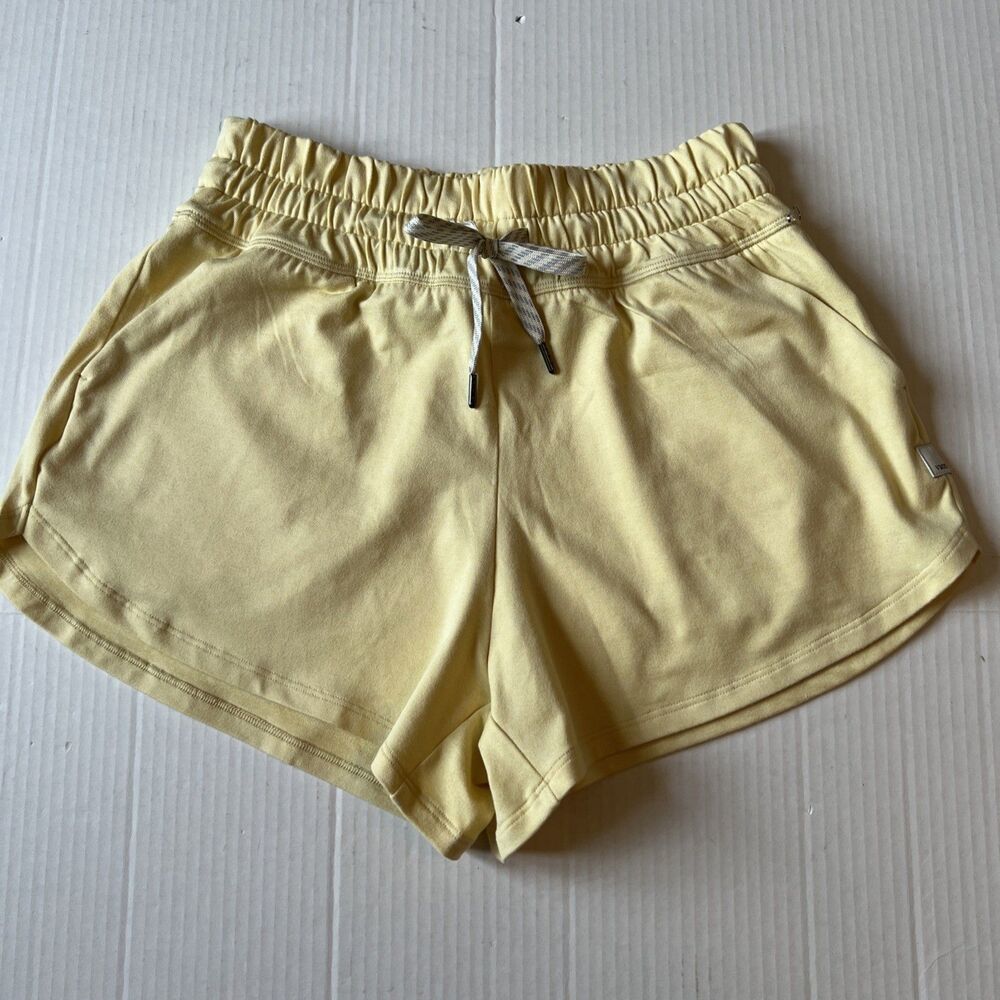 Vuori Women’s Shorts Size XS Lemon Yellow NWOT